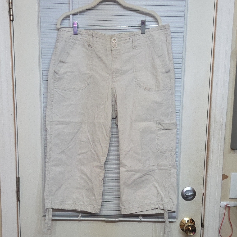 Dockers Women's Tan Capris